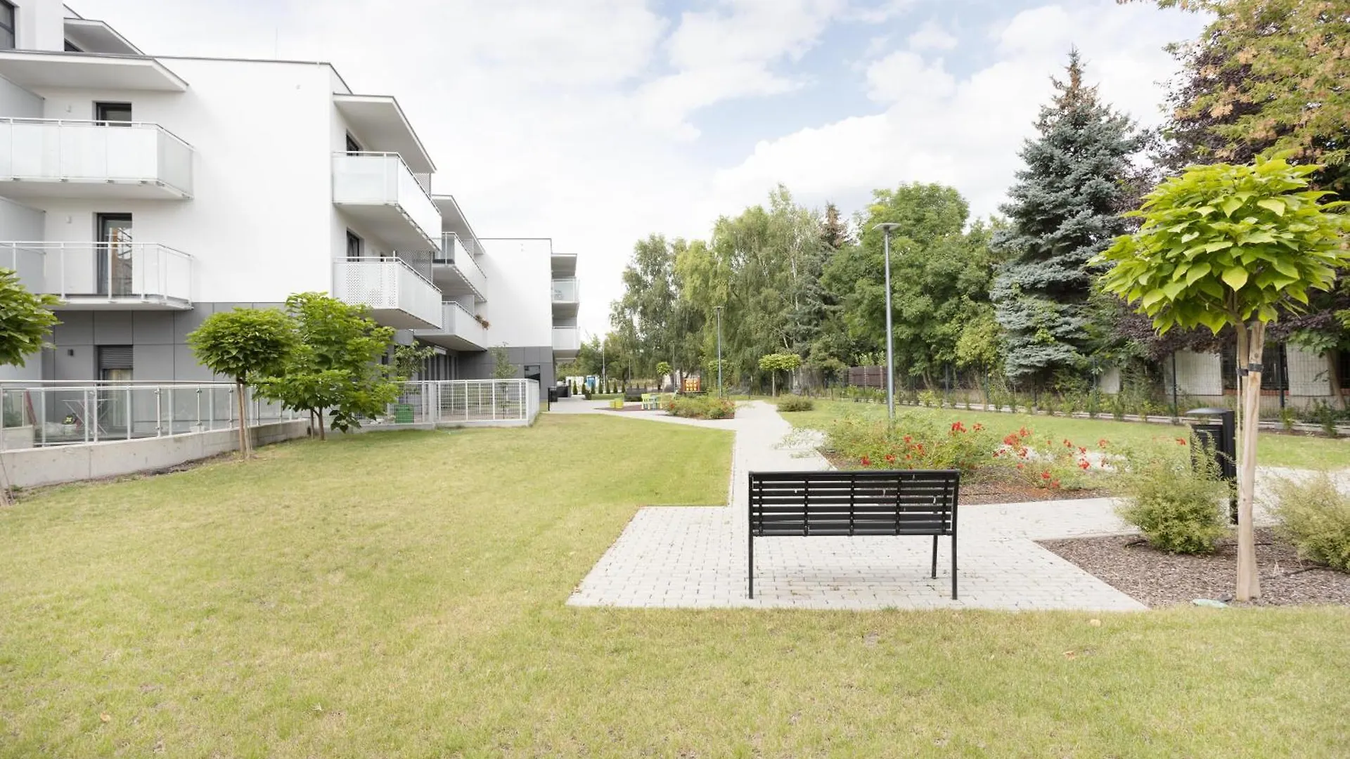 Blue Horizon - Self Check-In And Free Garage Parking Apartment Poznan Poland