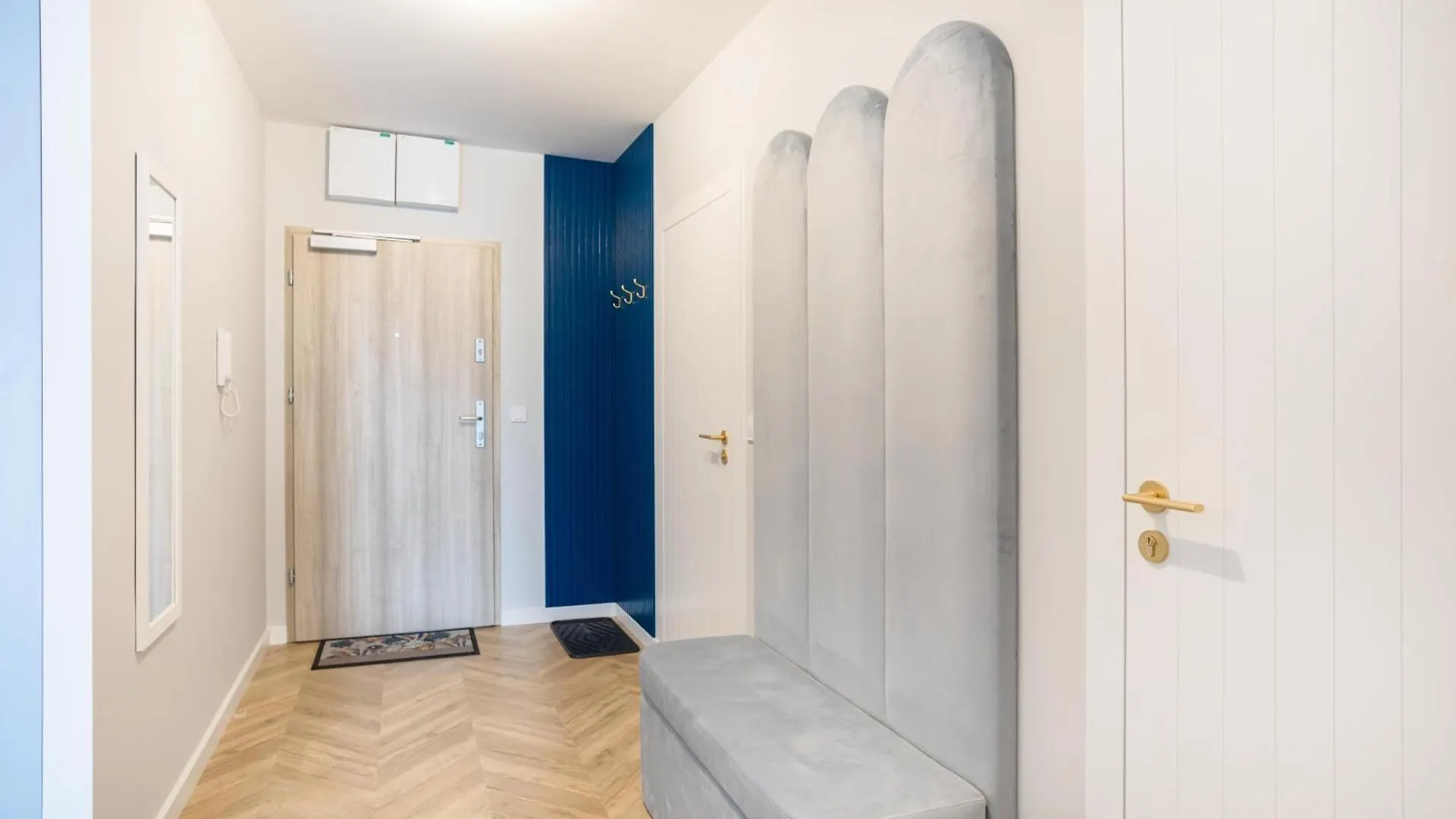 Blue Horizon - Self Check-In And Free Garage Parking Apartment Poznan